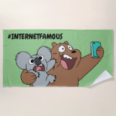 Grizz & Nom Nom - #InternetFamous Strandlaken (Voorkant)