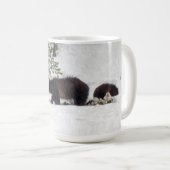 Grizzlies in de sneeuw koffiemok (Voorkant rechts)