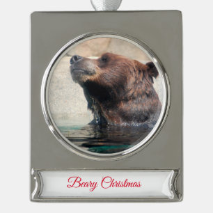 Grizzly Beer in water Verzilverd Banner Ornament