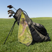 Grizzly cub grazing, Alaska Golfhanddoek (Groen)