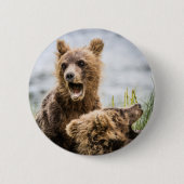 Grizzly Cubs die op zoek zijn naar hun moeder Ronde Button 5,7 Cm (Voorkant)