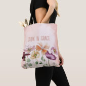Groei in genade waterverf bloemige monogram tote bag (Dichtbij)