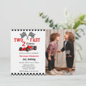 Groei te snel met raceauto's op de tweede verjaard kaart (Staand voorkant)