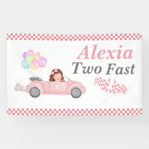 Groeien Twee Snelle Roze Race Auto Meisje 2e dag Spandoek