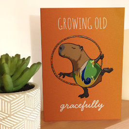 Groeiende oude sierlijke Capybara gymnast Cartoon