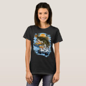 Groemouthbaars springt achter lokaas t-shirt (Voorkant volledig)