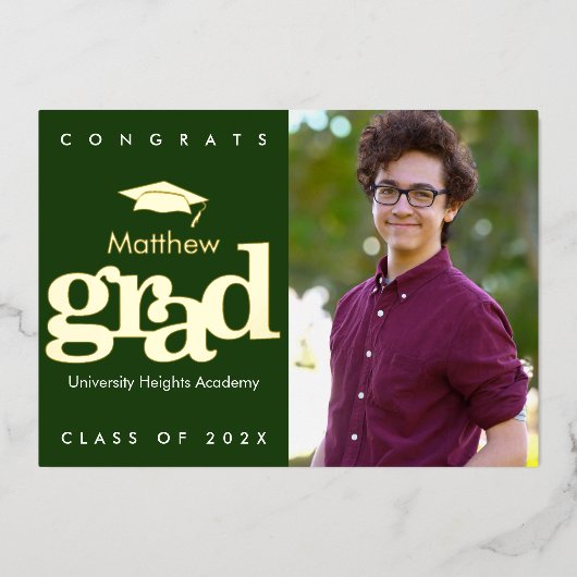 Groen afstuderen foto modern vet pet echt goud folie uitnodiging (Voorkant)