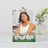 Groen afstuderen foto vet typografie modern bedankkaart (Staand voorkant)