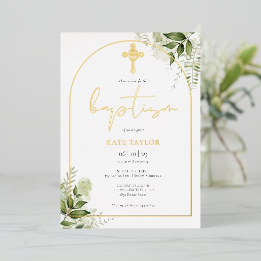 Groen Bloemen Monogram Doop Boog Goud Folie Uitnodiging (Staand Voorkant)