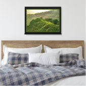 Groen bos op de heuvel canvas afdruk (Insitu (Slaapkamer))