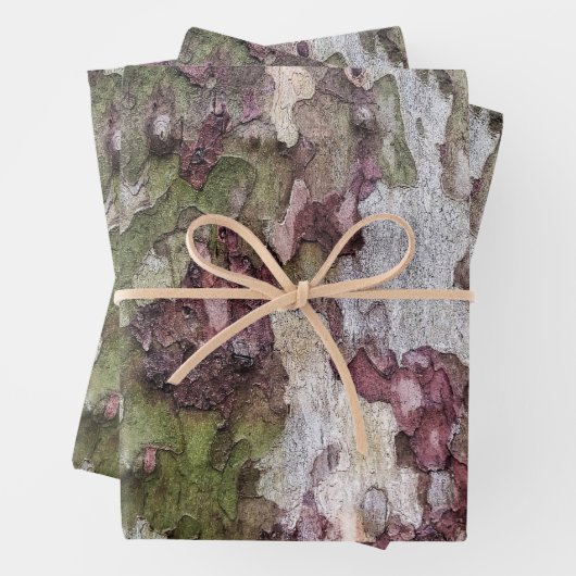 Groen bruin grijs camouflage houten schors inpakpapier vel (In situ)