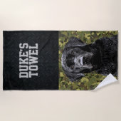 Groen Camo Black Lab Hondenras Dierbenaming Pet's Strandlaken (Voorkant)