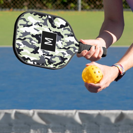 Groen Camouflagepatroon Monogram Pickleball Paddle (Insitu)
