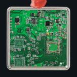 Groen computercircuit voor geek circuit metalen ornament<br><div class="desc">Ben je op zoek naar cadeaus voor computergeeks? Deze is voor de Geek in ons allemaal. Computer Geek Circuit Board</div>