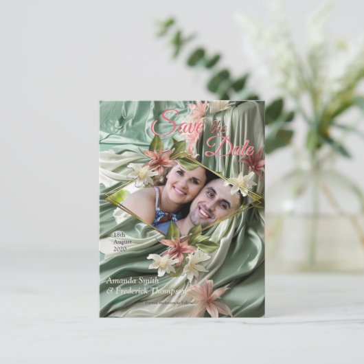 Groen, Crème, Zijden Drapes & Rozeachtige Bloemen Aankondigingskaart (Staand voorkant)