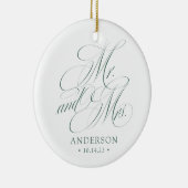 Groen Elegant Script Pas getrouwd Kerst Keramisch Ornament (Rechts)