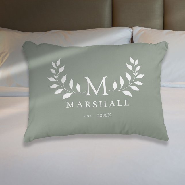 Groen Elegante Moderne Bloemen Monogram Familienaa Accent Kussen (Green Elegant Modern Floral Monogram Family Name Accent Pillow)