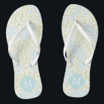 Groen en Aqua Bloemendamasker met Monogram Teenslippers<br><div class="desc">Mooie en elegante bloemendamasker patroon en vierpas frame monogram.</div>