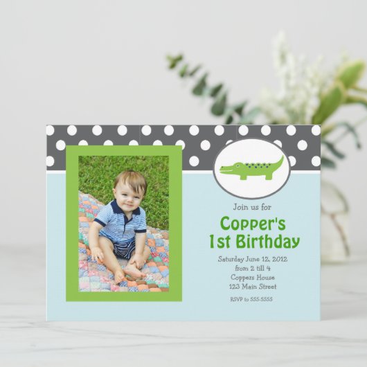 Groen en blauw Alligator Birthday Uitnodiging (Staand voorkant)