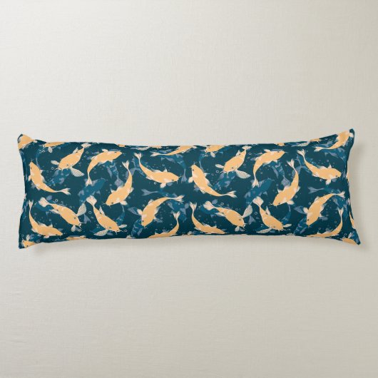 Groen en geel herhalen motief | Koi vispatroon Lichaamskussen (Achterkant)