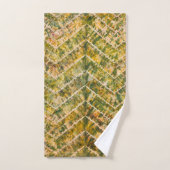 Groen en goud tie-dye chevronpatroon bad handdoek (Handdoek)