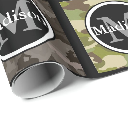 Groen en grijs Camouflage met naam en monogram Cadeaupapier (Rol Hoek)