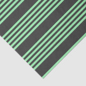 Groen en houtskool met vijf strepen tissuepapier (Detail)