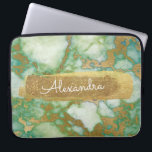 Groen en marmer met goudfolie en glitter laptop sleeve<br><div class="desc">Groen en Marmer met Goudfolie en Glitter Elegant Monogram Naam Hoesje. Dit hoesje kan worden aangepast om uw voornaam op te nemen.</div>