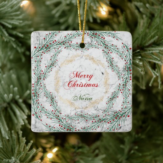 Groen en rood Wreath op Marble Nana Keramisch Ornament (Boom)