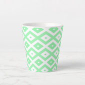 Groen en wit diamantpatroon latte mok (Voorkant)
