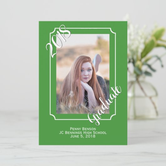 Groen en Wit Foto Afstuderen Aankondiging (Staand voorkant)