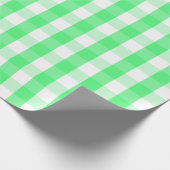 Groen en wit gingham-geleidepapier met groot licht cadeaupapier (Hoek)