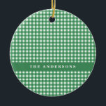 Groen en Wit Gingham Pset Gepersonaliseerd Keramisch Ornament<br><div class="desc">Groen en Wit Gingham Pset Speciaal kerstkeramisch Ornament</div>