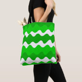 Groen en wit horizontaal golvenpatroon tote bag (Dichtbij)