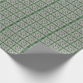 Groen en Wit Keltisch Knoopsteen Mozaïek Cadeaupapier (Hoek)