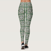 Groen en Wit Keltisch Knoopsteen Mozaïek Leggings (Achterkant)