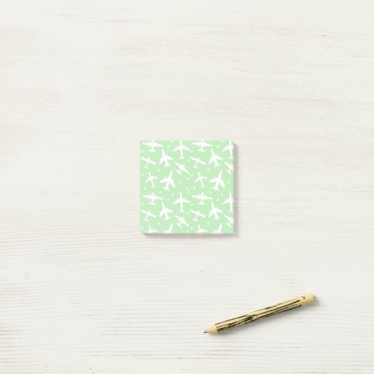 Groen en wit piloot post-it® notes (Op bureau)