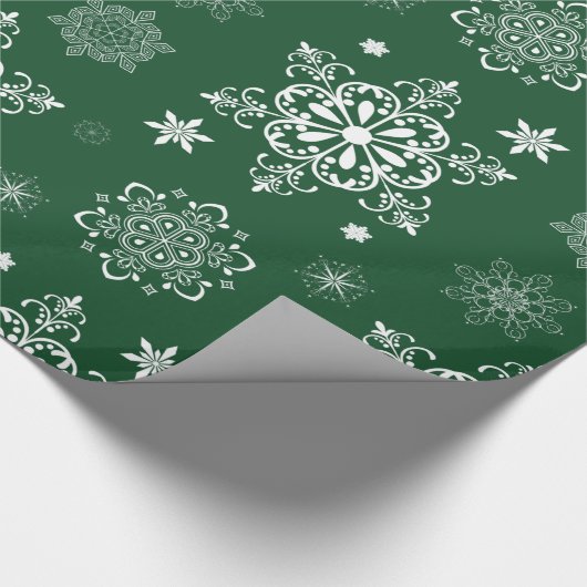 Groen en wit Snowflake patroon Cadeaupapier (Hoek)