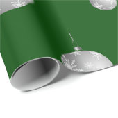 Groen en Zilver Kerst Ornament Patroon Cadeaupapier (Rol Hoek)