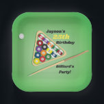 Groen en Zwart Biljart Pool Feest Papieren Bordje<br><div class="desc">Deze prachtige papieren borden zijn geweldig voor een verjaardagsfeest,  vrijgezellenfeest of een soortgelijke viering of evenement. Het ontwerp is van een poolbiljart met ballen,  keu en biljarttafel.</div>