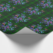 Groen en zwart met blauwe  rozen cadeaupapier (Hoek)