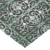 Groen en zwart scrollwerkpatroon tafelkleed (Gekanteld)