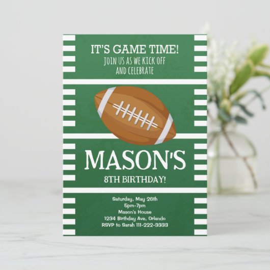 Groen Football Verjaardagsuitnodiging Kaart (Staand voorkant)