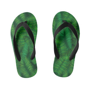Groen gekleurd bladpatroon van palmbomen. kinder teenslippers