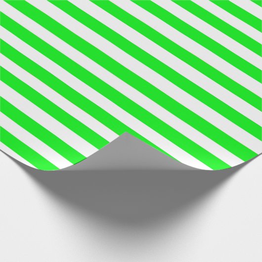 Groen gestreept cadeaupapier (Hoek)