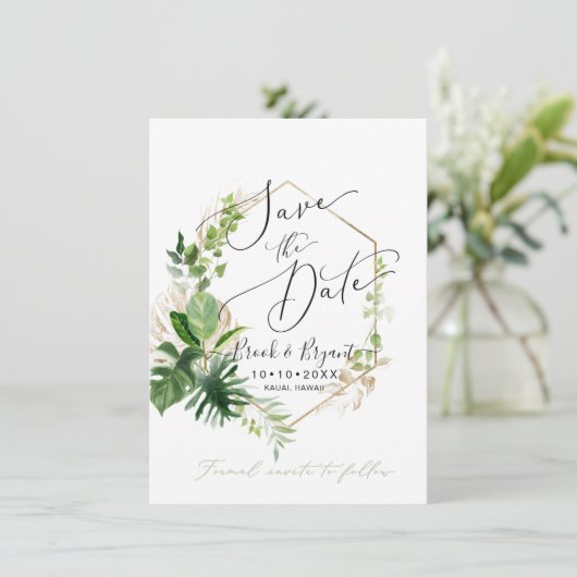 Groen gevarieerd tropisch gebladerte Save the Date Kaart (Staand voorkant)