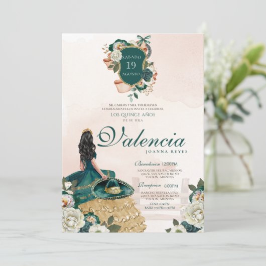 Groen Goud Bloemen Crest Elegant Charra Quinceaner Kaart (Staand voorkant)