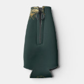  Groen Goud Bloemen Damast Script Bruiloft Flesjeskoeler (Achterkant)