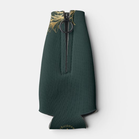  Groen Goud Bloemen Damast Script Bruiloft Flesjeskoeler (Achterkant)