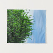 Groen gras tegen de achtergrond van het eindeloze wandkleed (Voorkant (horizontaal))